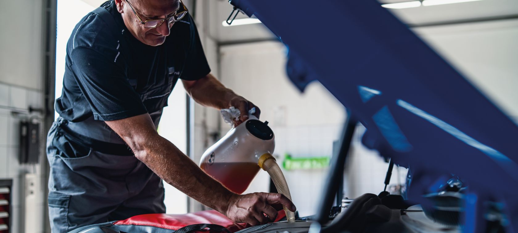 Eksploruj świat bezpłatnych usług serwisowych BMW.