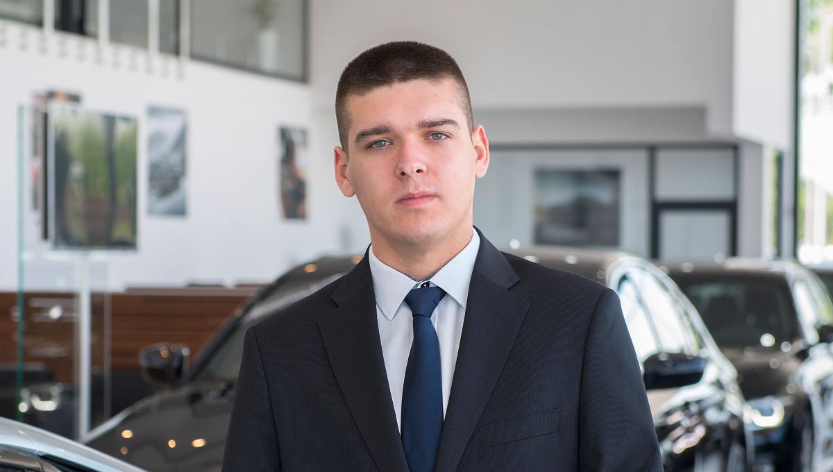 Aleksander Słowik Koordynator Działu Części i Akcesoriów