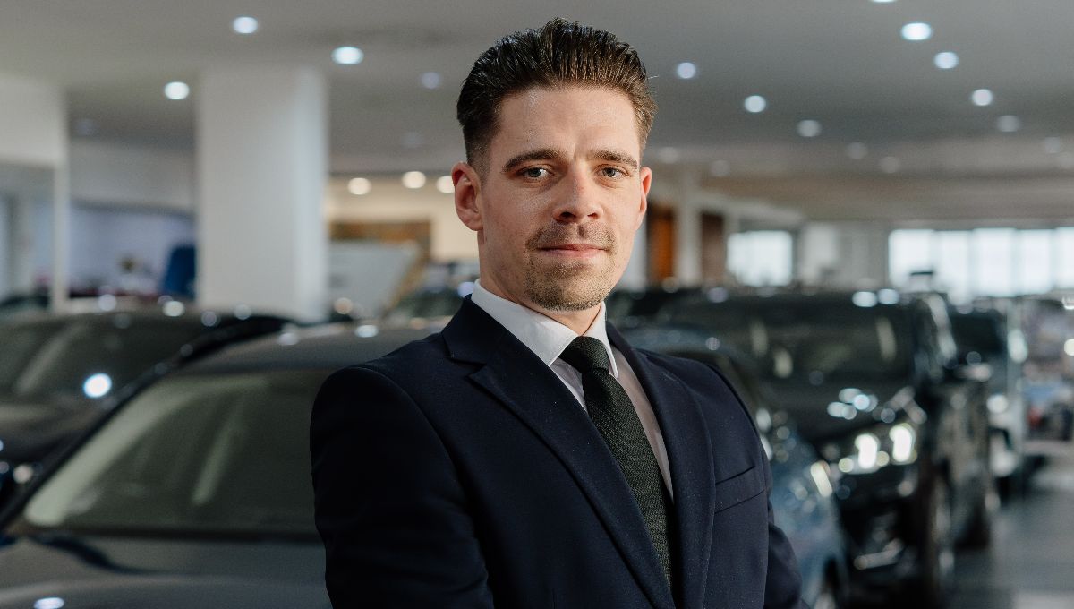 Karol Fajkierz Asystent Działu Sprzedaży Korporacyjnej