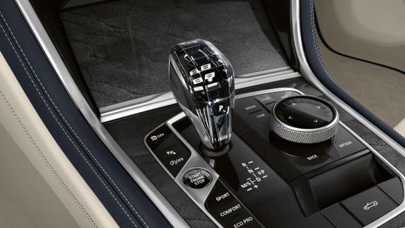 Szklana aplikacja "CraftedClarity".